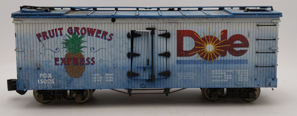 USA Trains R1649 Dole Pineapple Reefer #15025