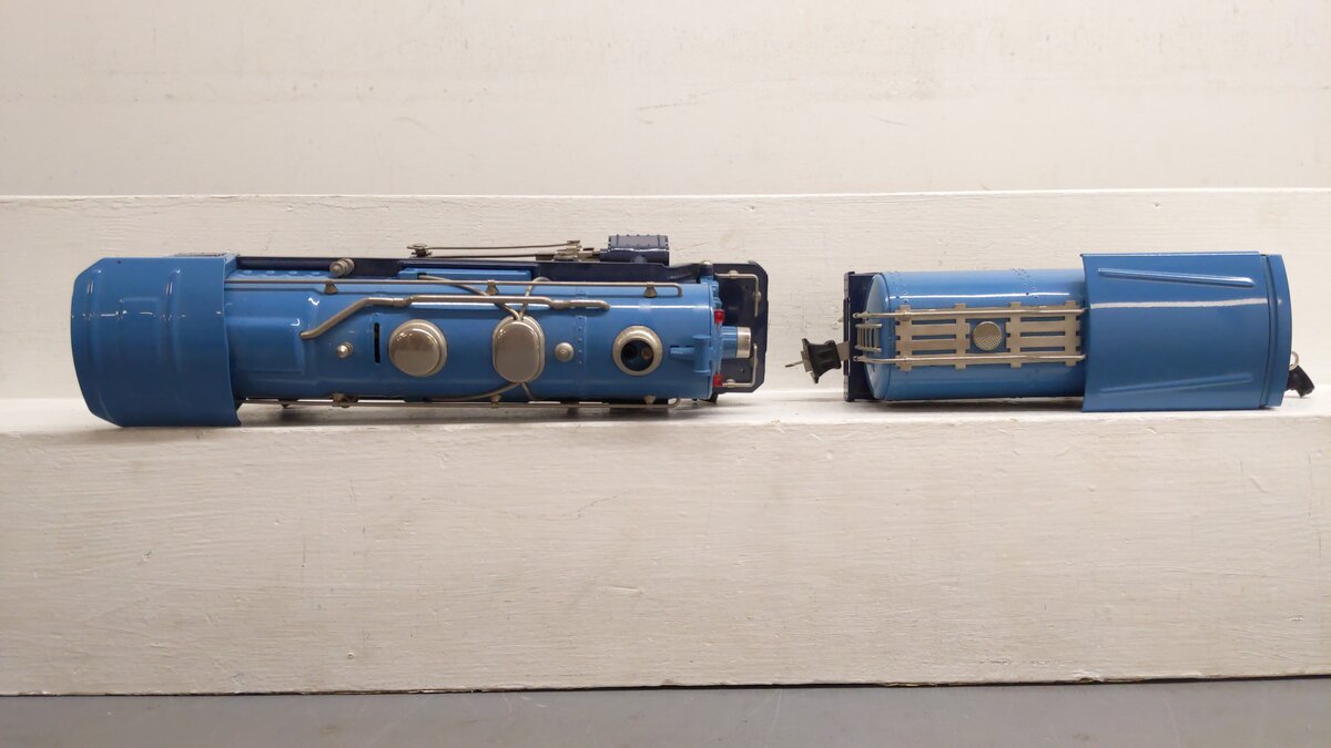 MTH 10-1062-0 O Blue Comet Locomotive and Tender #263E EX/Box