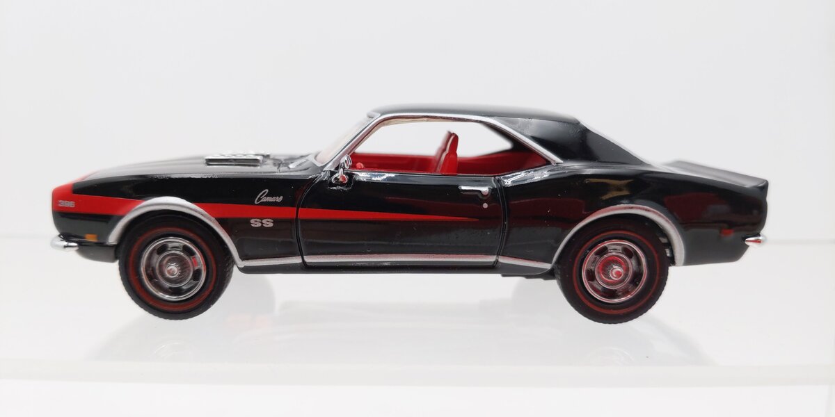 Matchbox YMC06-M 1:43 1968 Black W/Red Interior Chevrolet Camaro EX