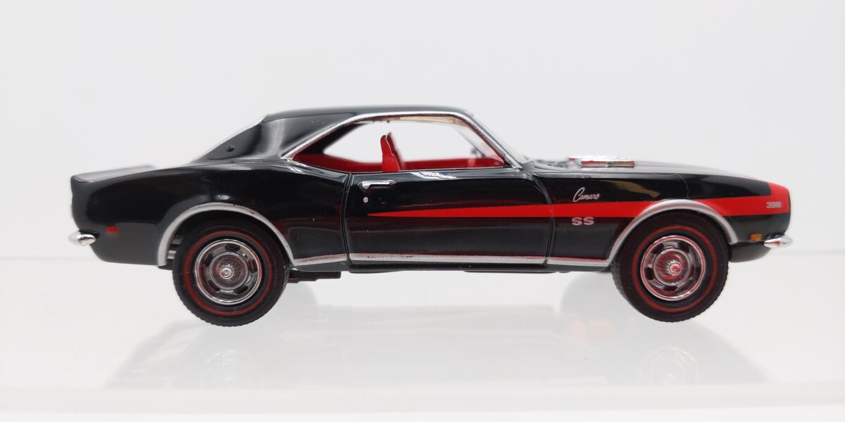 Matchbox YMC06-M 1:43 1968 Black W/Red Interior Chevrolet Camaro EX
