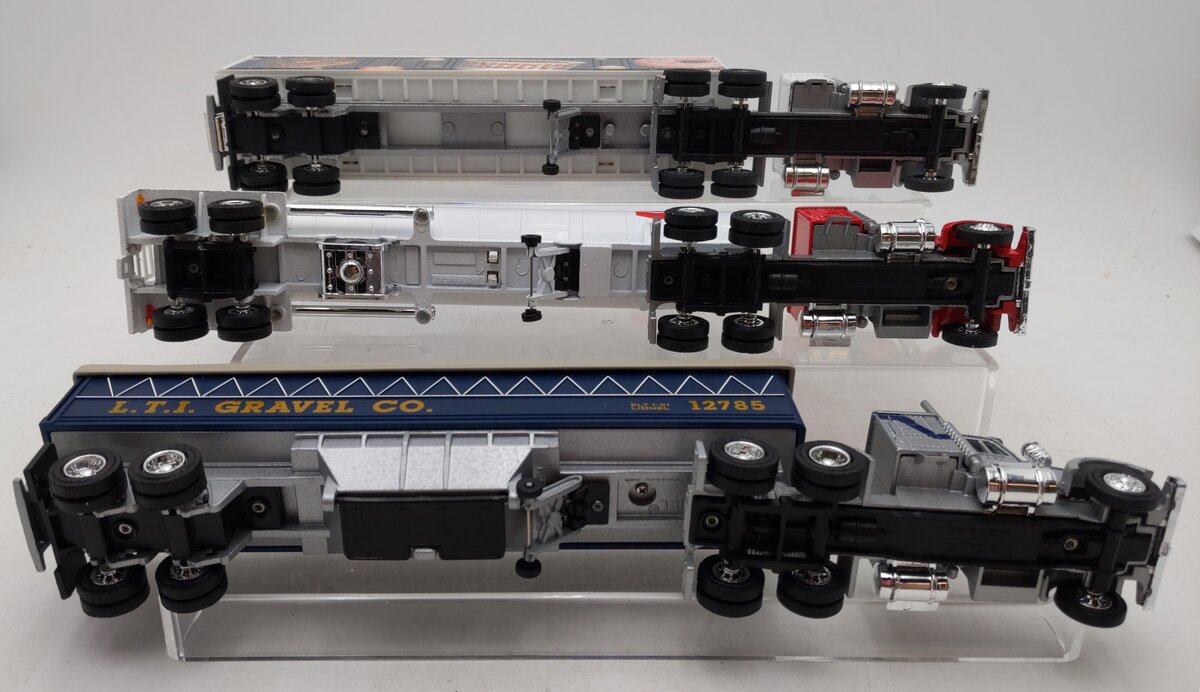 Lionel & Dunkin Donuts 1:43 Scale Tractor Trailers [3] LN/Box