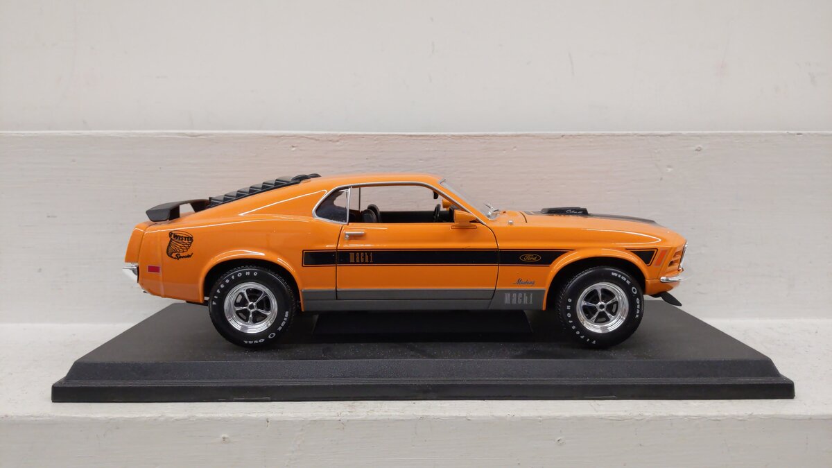 Maisto 31453ORG 1:18 Orange 1970 Ford Mustang Mach 1 Diecast Car LN/Box