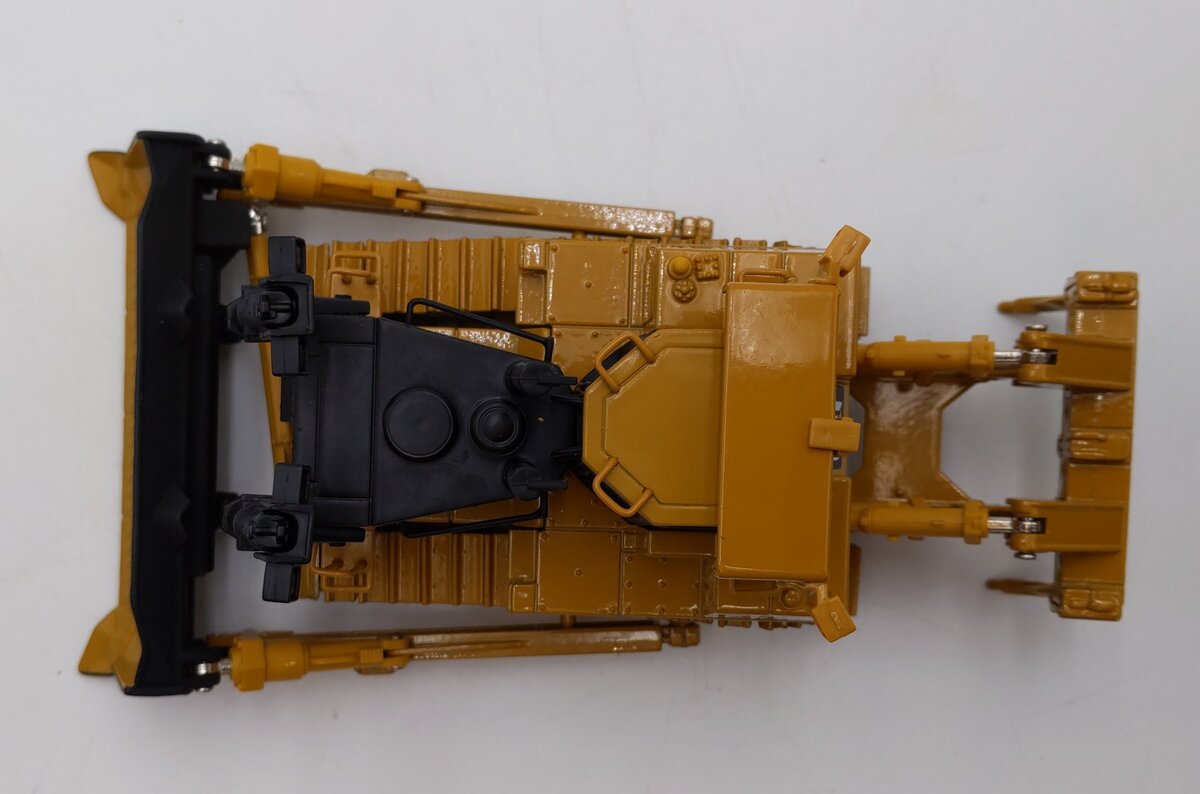 Norscot 55158 1:50 Caterpillar D10T Track Type Dozer Construction Vehicle LN/Box