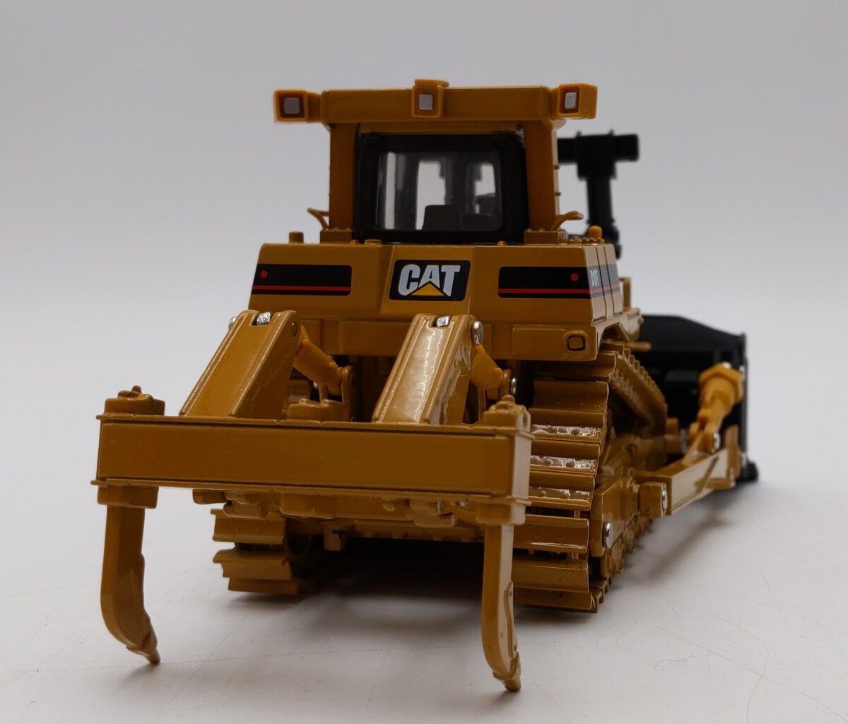 Norscot 55158 1:50 Caterpillar D10T Track Type Dozer Construction Vehicle LN/Box