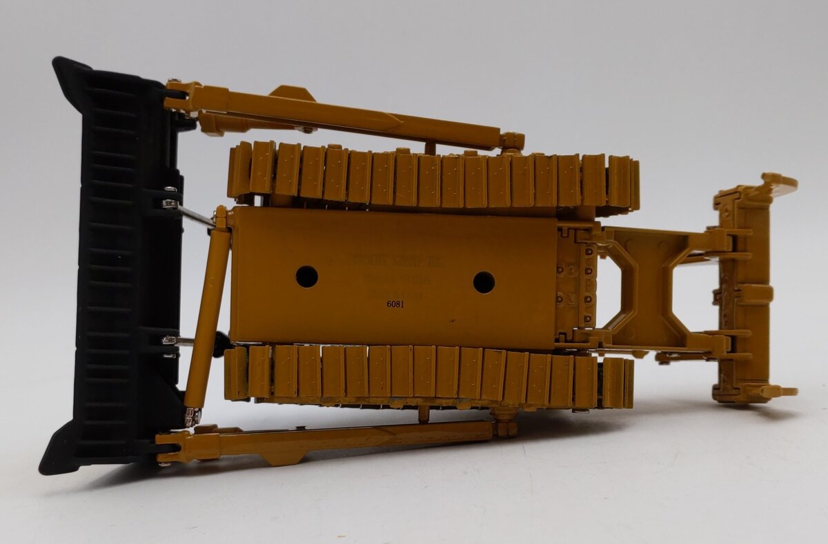 Norscot 55158 1:50 Caterpillar D10T Track Type Dozer Construction Vehicle LN/Box
