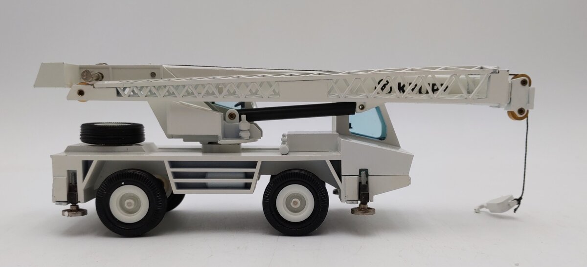 NZG 1:50 Scale Krupp KMK 2025 Telescoping Crane LN/Box