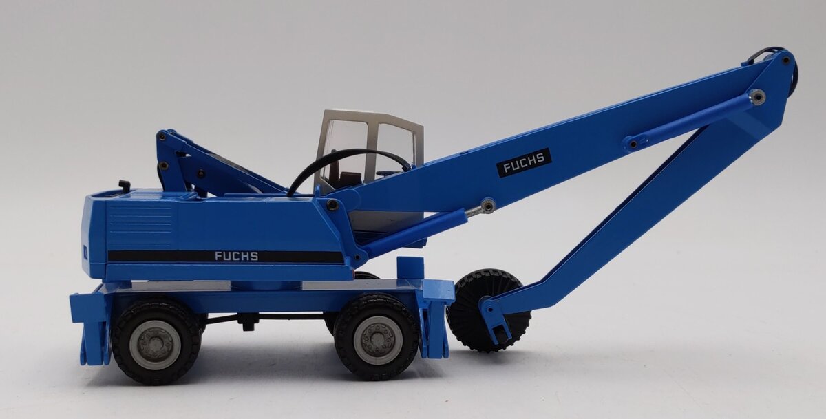 Conrad 1:50 Scale 2842 Fuchs 350 Scrap Metal Materials Handler w/Magnet LN/Box