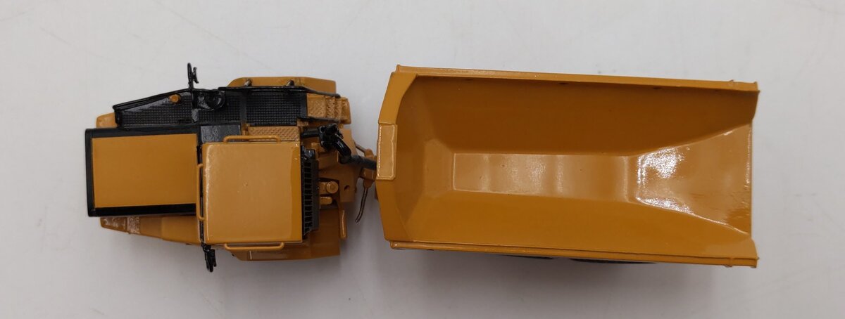 CCM 1:87 Scale Caterpillar CAT D250E II Articulated Truck LN/Box