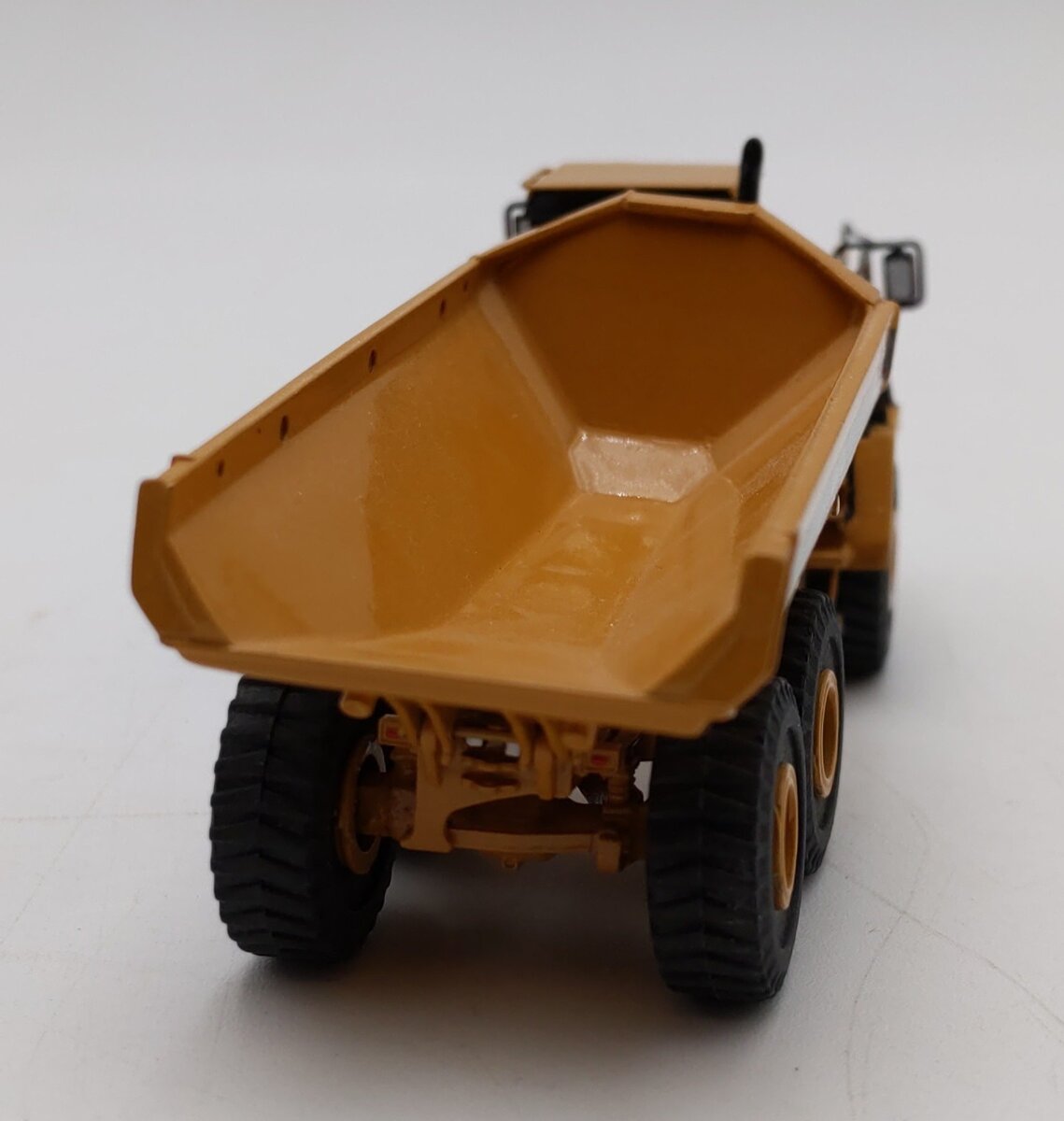CCM 1:87 Scale Caterpillar CAT D250E II Articulated Truck LN/Box
