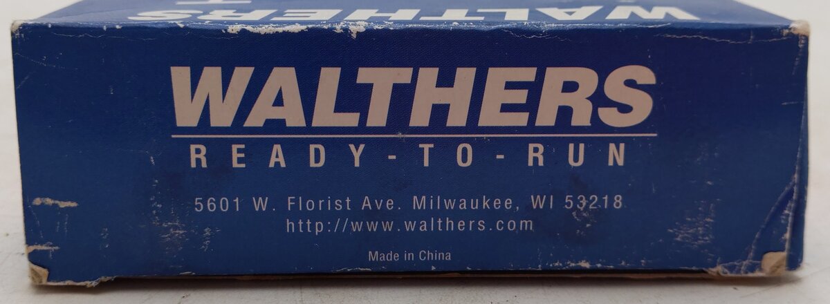 Walthers 932-6101 Amtrak 85' Superliner II Coach Car #34102-34139 EX/Box
