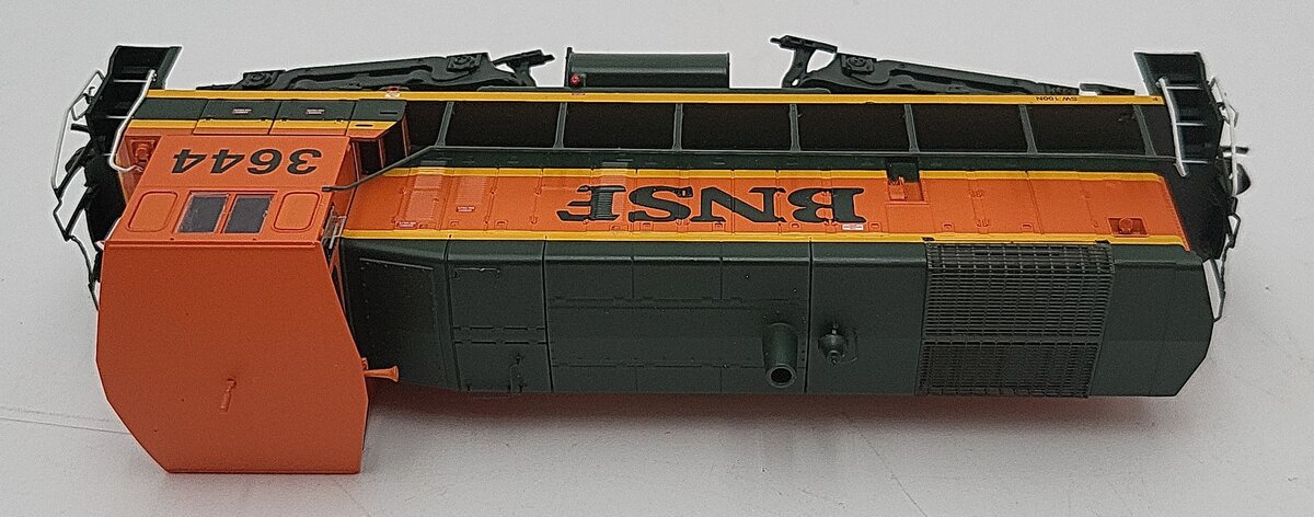 Athearn 95805 HO Scale BNSF SW1000 Diesel Switcher #3644 EX/Box
