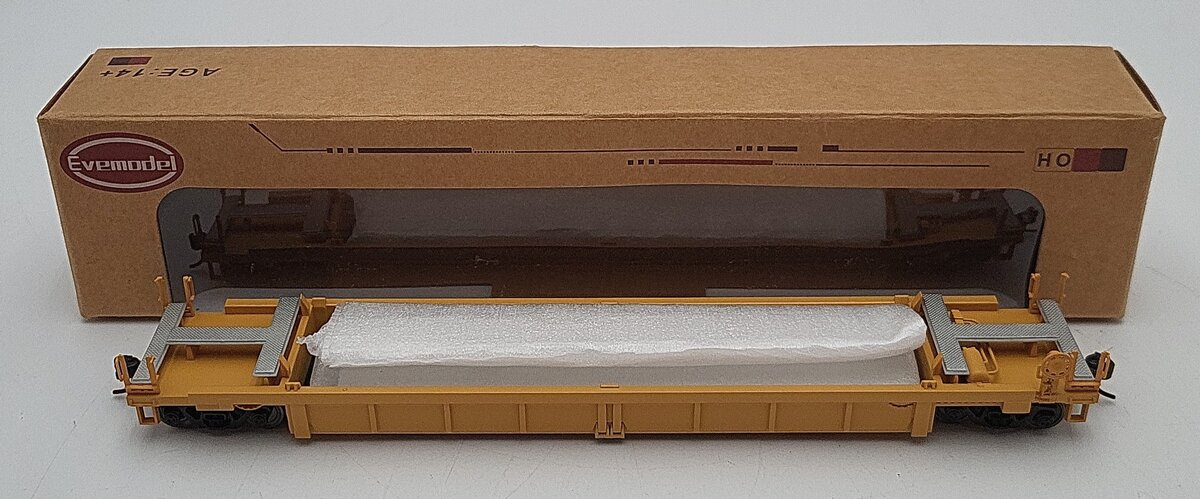 Evemodel C8749 HO Scale Well Car EX/Box