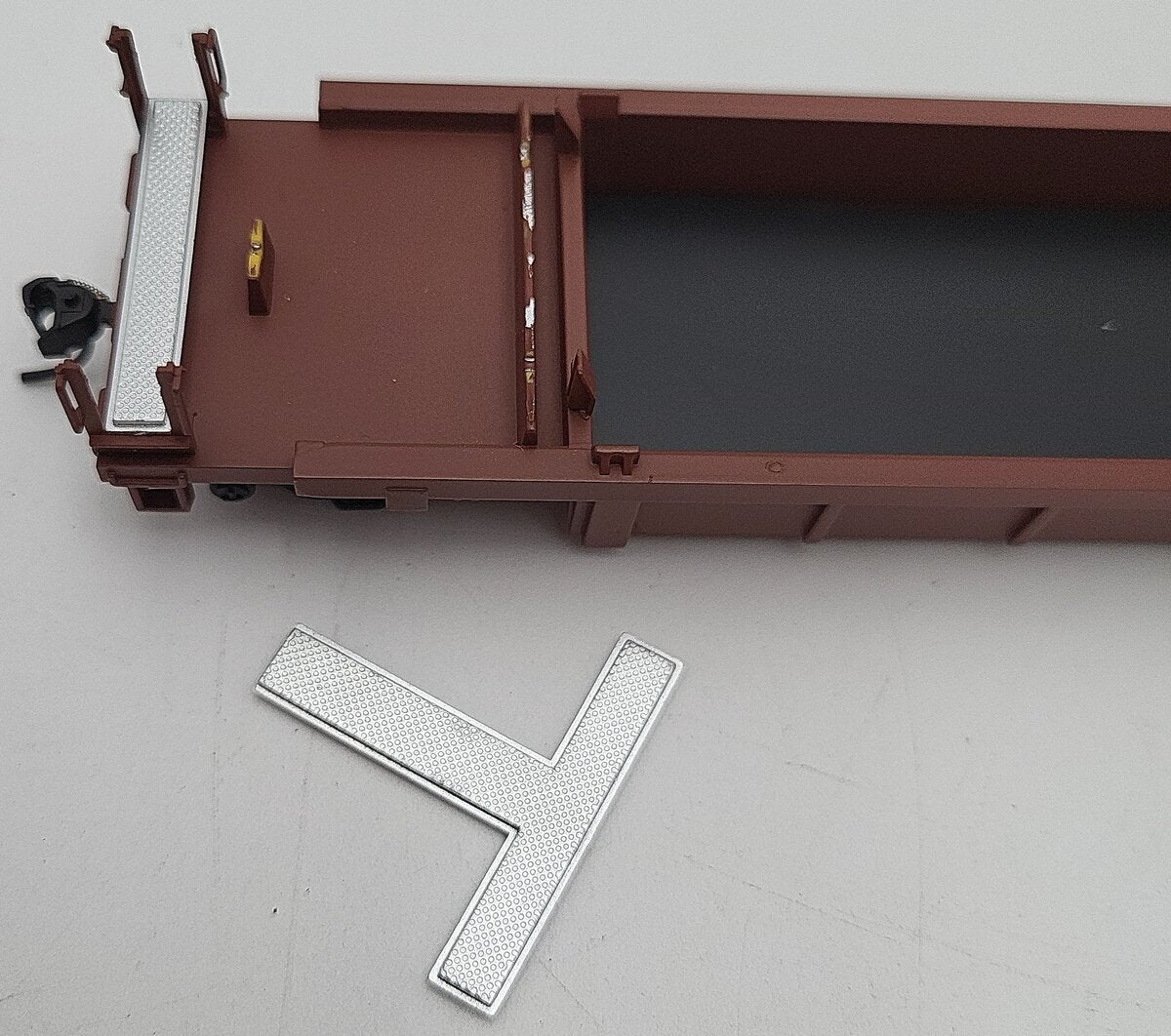 Evemodel C8749 HO Scale 40' Well Car EX/Box