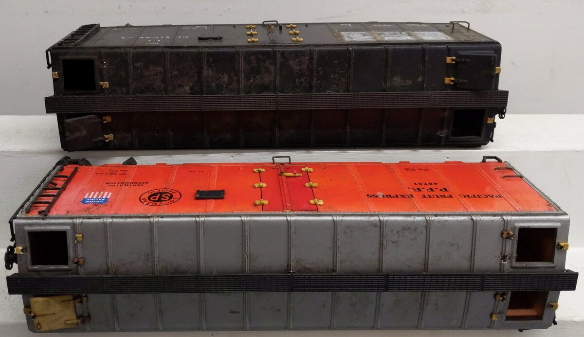 Aristo-Craft  G Scale UP/SP Pacific Fruit & KNZ  Reefer Cars W/Metal Wheels