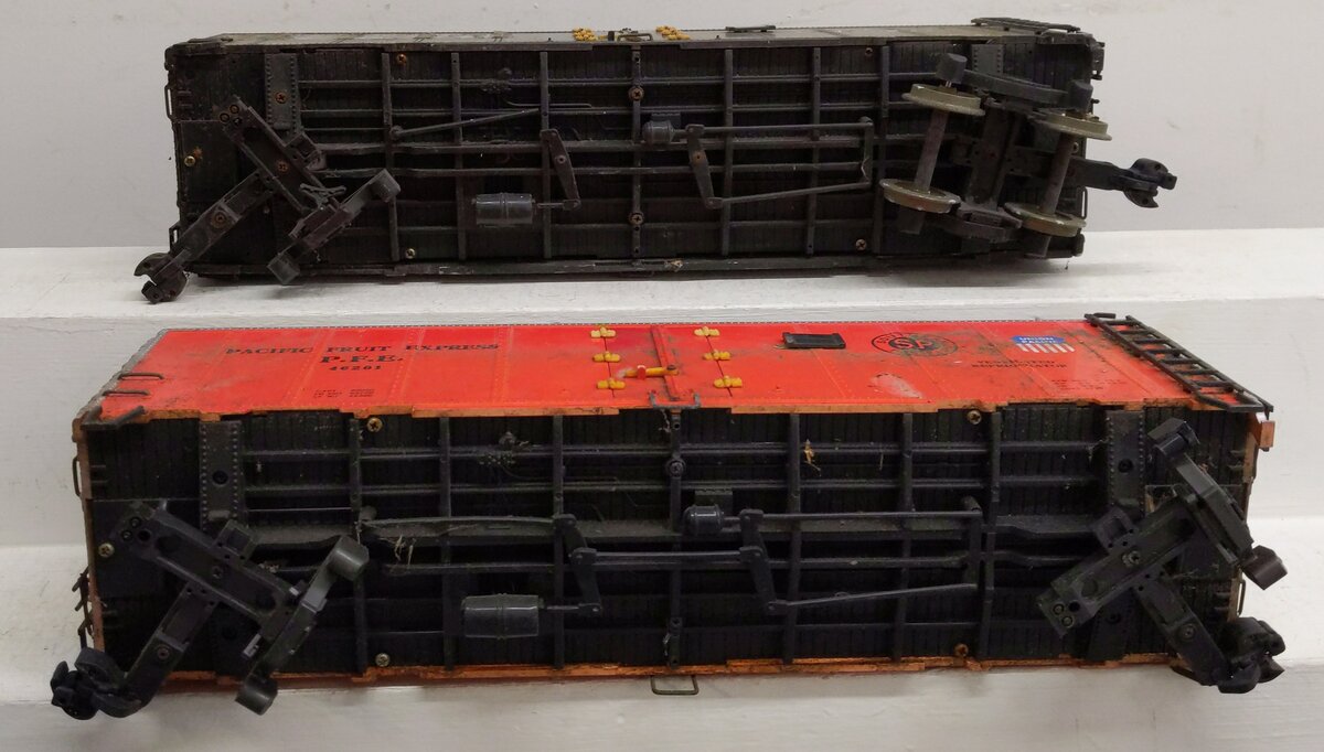 Aristo-Craft  G Scale UP/SP Pacific Fruit & KNZ  Reefer Cars W/Metal Wheels