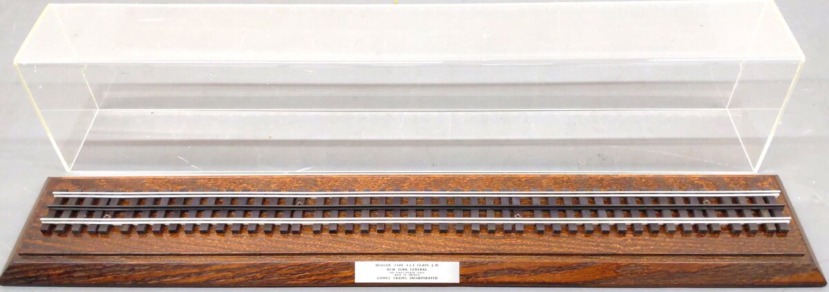 Lionel Hudson Type 4-6-4 J-1E NYC Display Case LN/Box