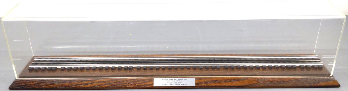 Lionel Hudson Type 4-6-4 J-1E NYC Display Case LN/Box