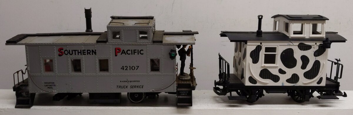 Aristo-Craft & Lehmann 42107 G Scale Southern Pacific & Cow Cabooses [2] VG