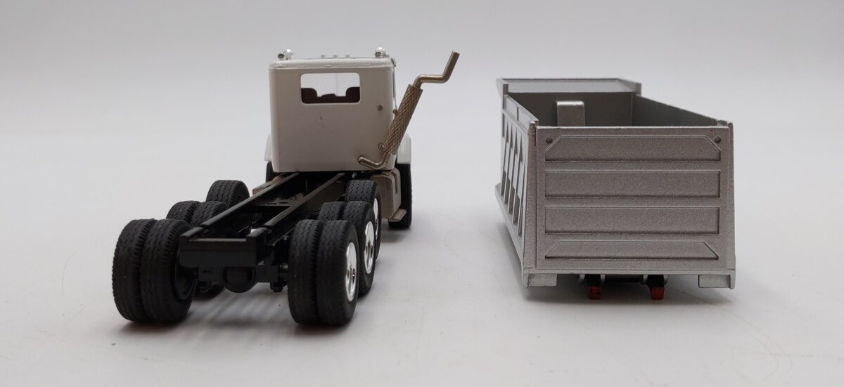 Conrad 64105 1:50 International Paystar 5600i Dump Truck VG/Box