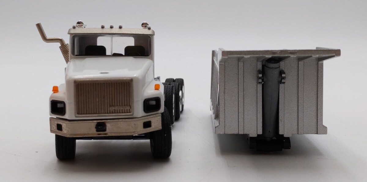 Conrad 64105 1:50 International Paystar 5600i Dump Truck VG/Box