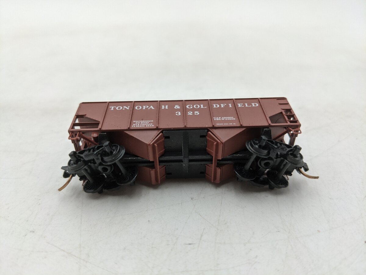 Micro-Trains 05600100 N Tonopah & Goldfield 33' Twin Bay Rib Side Hopper #325 EX/Box
