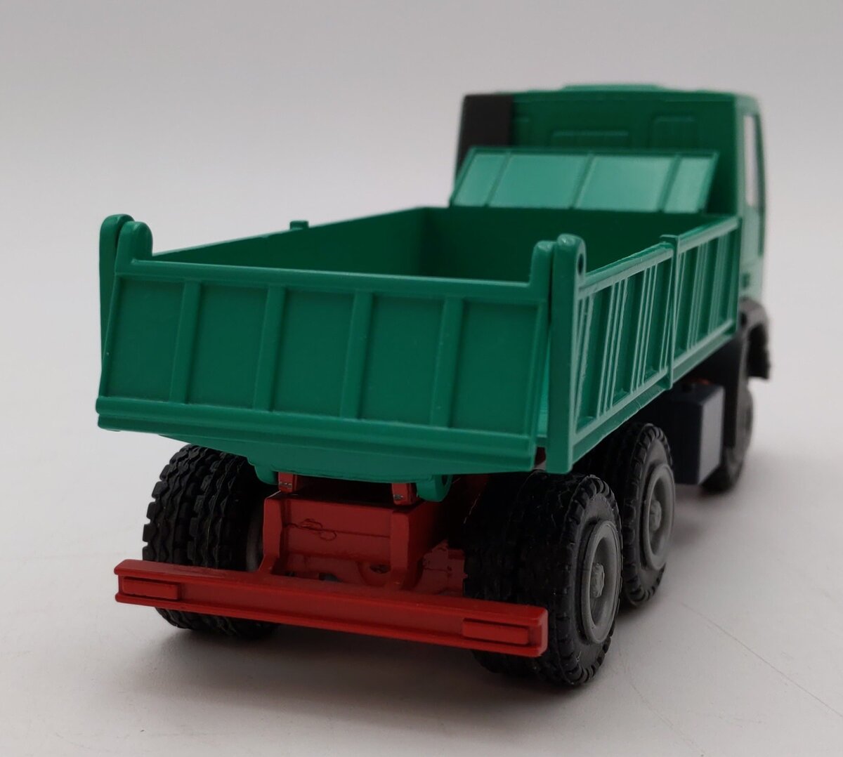 Conrad 4840 1:50 Scale Iveco Dump Truck LN/Box
