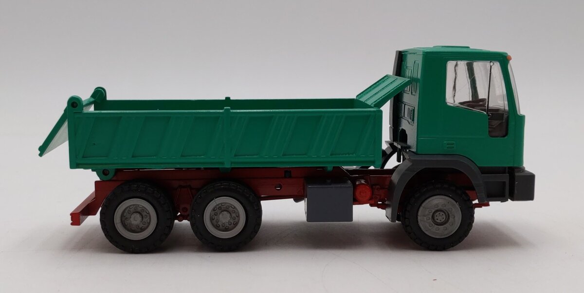 Conrad 4840 1:50 Scale Iveco Dump Truck LN/Box