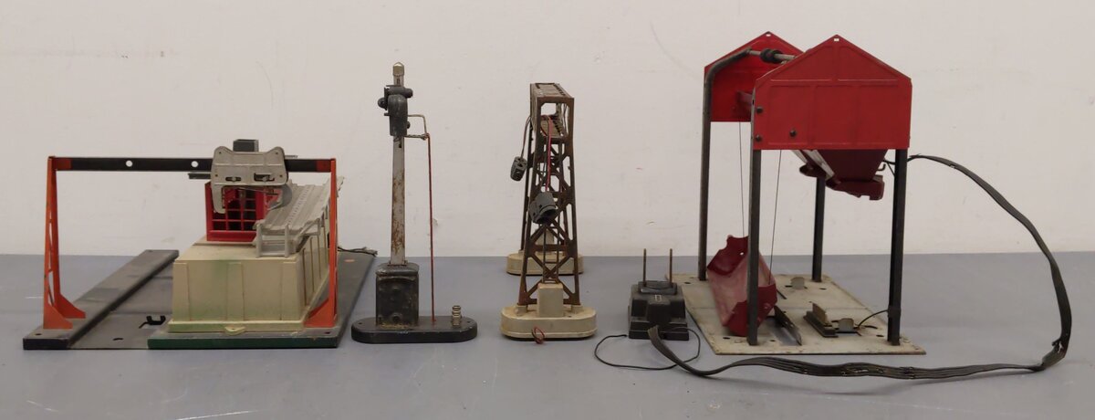 Lionel Vintage O Accessories: 342, 151, 450, 497 [4] VG