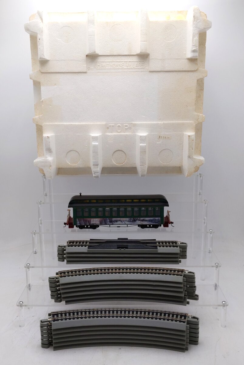 Bachmann 14-07959-002 On30 Hawthorne Village Kinkade Coach Car W/ Track NEW