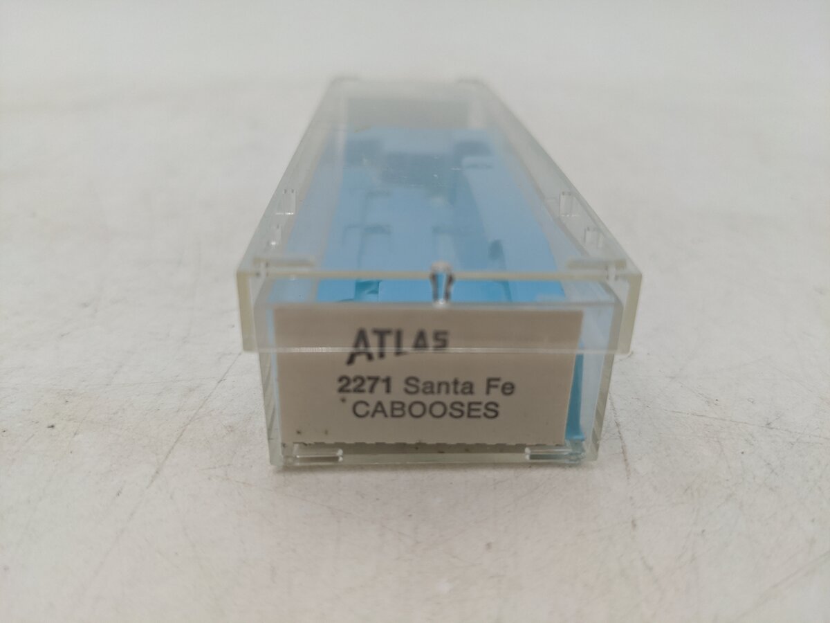 Atlas 2271 N Scale Atchison Topeka Santa Fe Caboose #1951 EX/Box