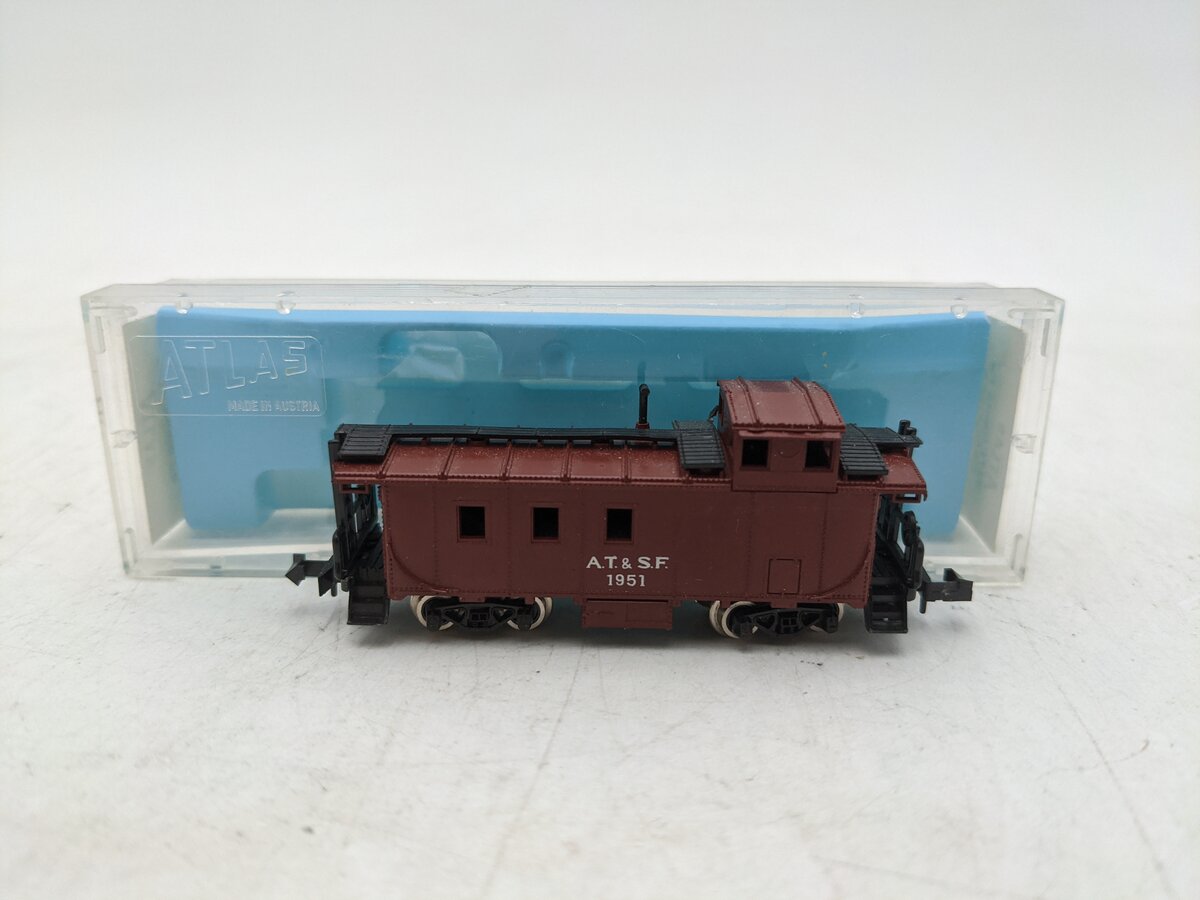 Atlas 2271 N Scale Atchison Topeka Santa Fe Caboose #1951 EX/Box