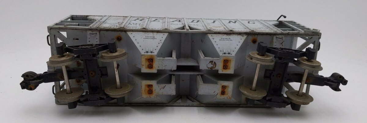 Aristo-Craft 41216 Reading 2-Bay Covered Hopper