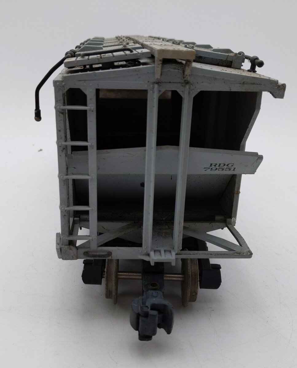 Aristo-Craft 41216 Reading 2-Bay Covered Hopper
