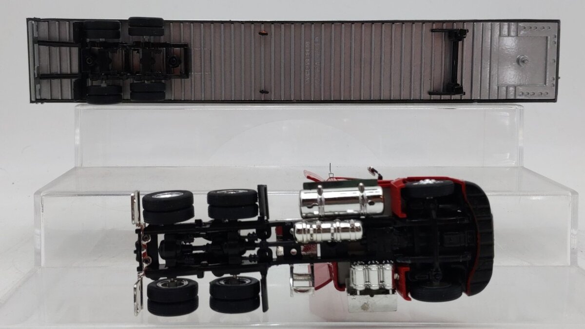 Tonkin 1:53 Scale Freightliner 