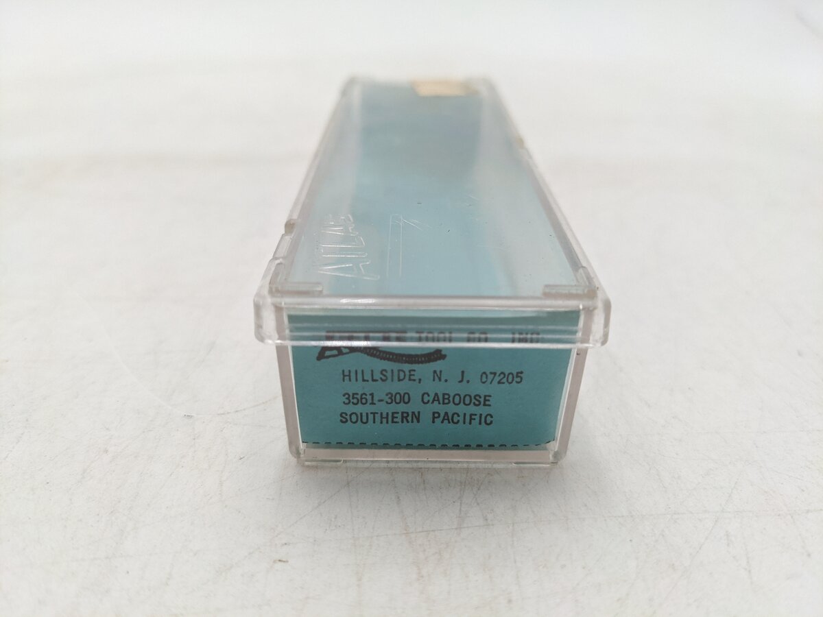 Atlas 3561 N Scale Southern Pacific Cupola Caboose EX/Box