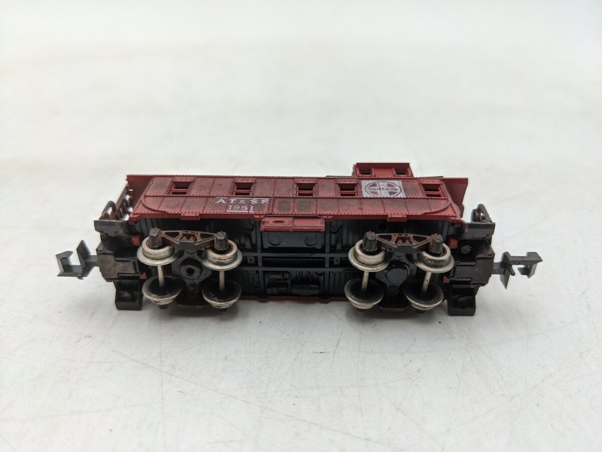 Minitrix 3272 N Scale ATSF Caboose #1951-Weathered EX/Box