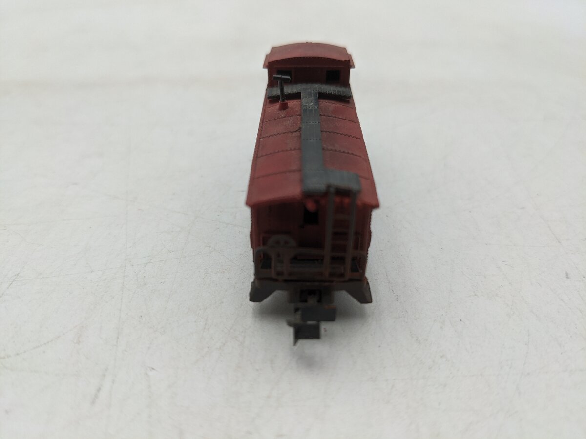 Minitrix 3272 N Scale ATSF Caboose #1951-Weathered EX/Box
