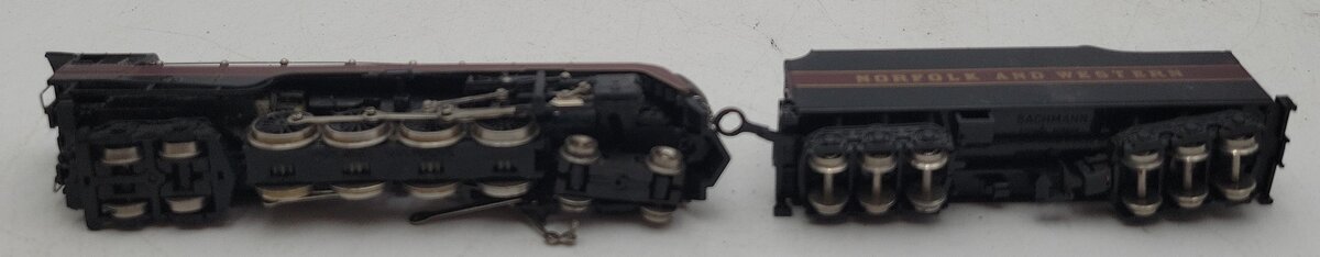 Bachmann 11315 HO Norfolk & Western Class J 4-8-4 Steam Locomotive & Tender #608 EX