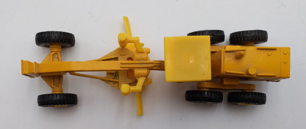 ERTL Mighty Movers 1:64 Scale Caterpillar Road Grader LN