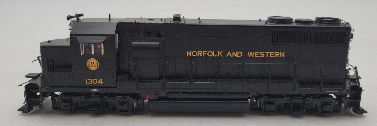 MTH 80-2166-1 HO Scale Norfolk & Western GP-35 Diesel with Proto-Sound 3.0 VG