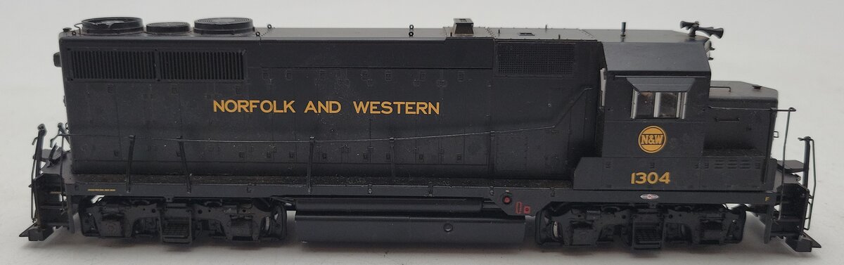 MTH 80-2166-1 HO Scale Norfolk & Western GP-35 Diesel with Proto-Sound 3.0 VG