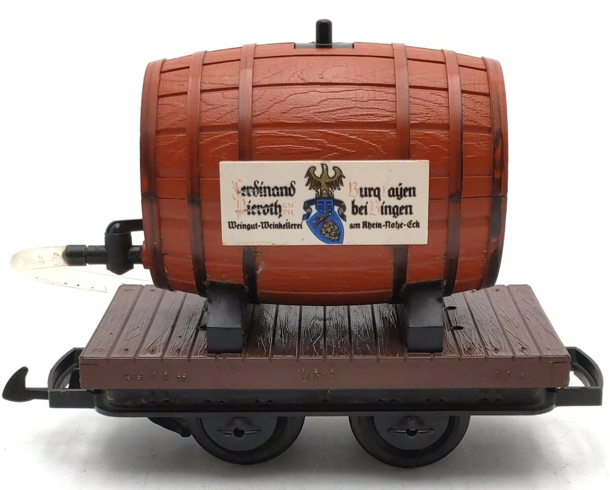 LGB 4047 G Scale Flatcar with Ferdinand Pieroth Whiskey Barrel VG