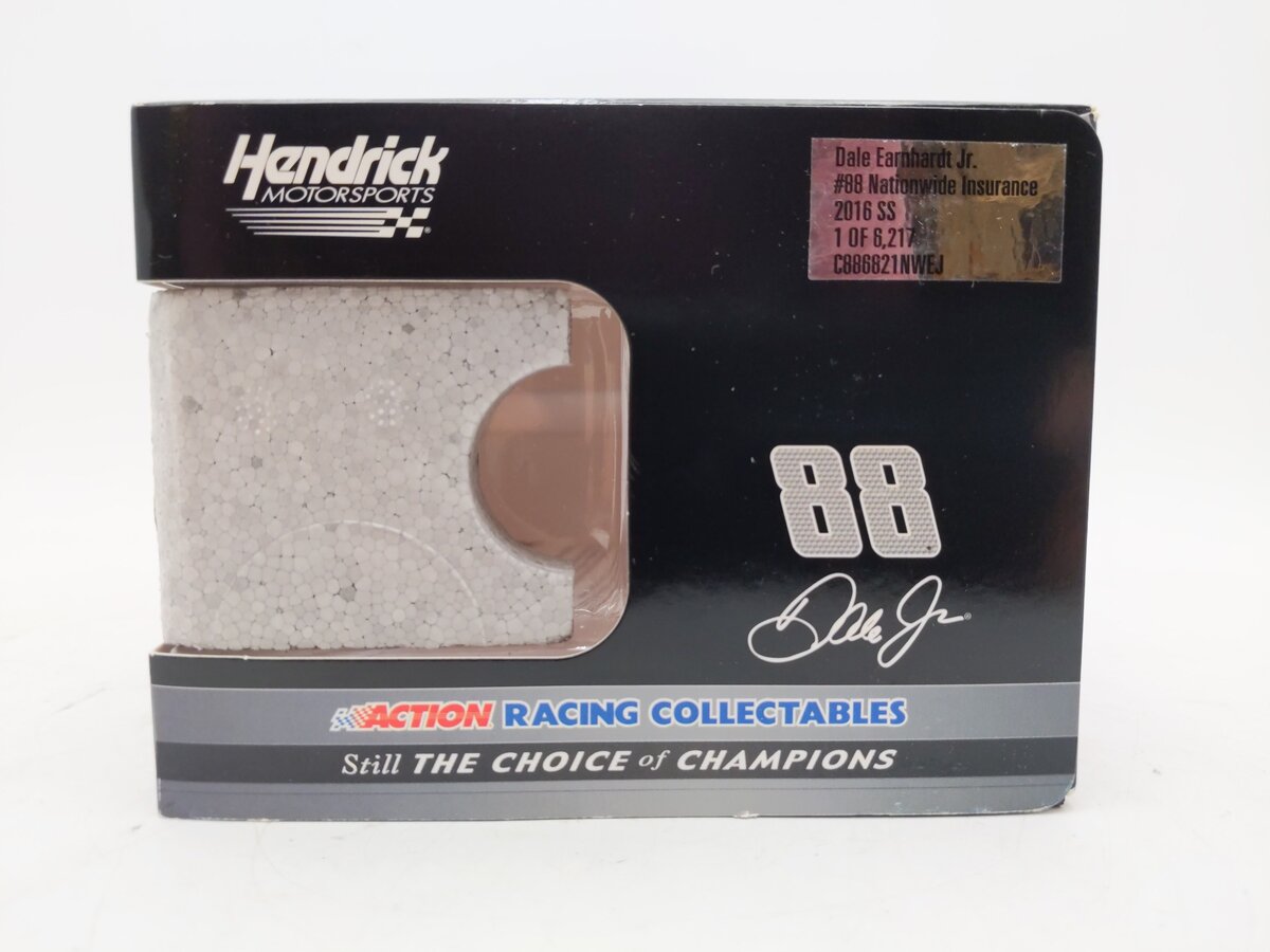 Lionel Racing 1:24 Dale Earnhardt Jr. #88 Mountain Dew 2015 Monte Carlo SS LN
