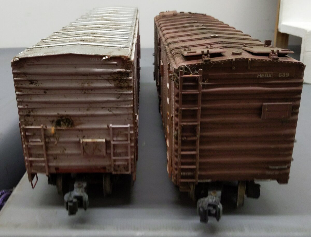 Assorted G Scale Dual Airpak & Reese's Refrigerator Cars #10857 #636 [2] VG