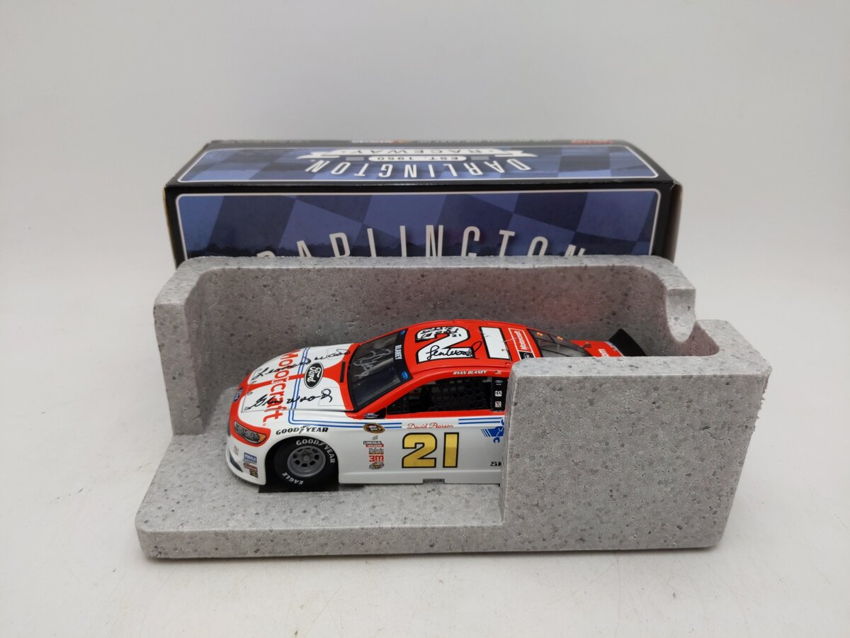 Lionel Racing 1:24 Ryan Blaney #21 Motorcraft Darlington 2016 Fusion Autographed LN/Box