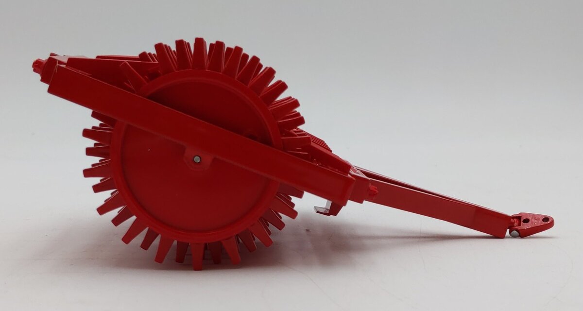 First Gear 70-0181R 1:25 Scale Die-Cast Sheep's Foot Compactor - Red NIB