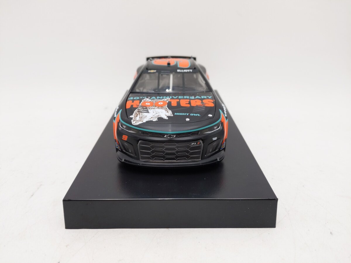 Lionel Racing 1:24 Chase Elliott #9 Hooters 2023 Camaro ZL1 LN/Box