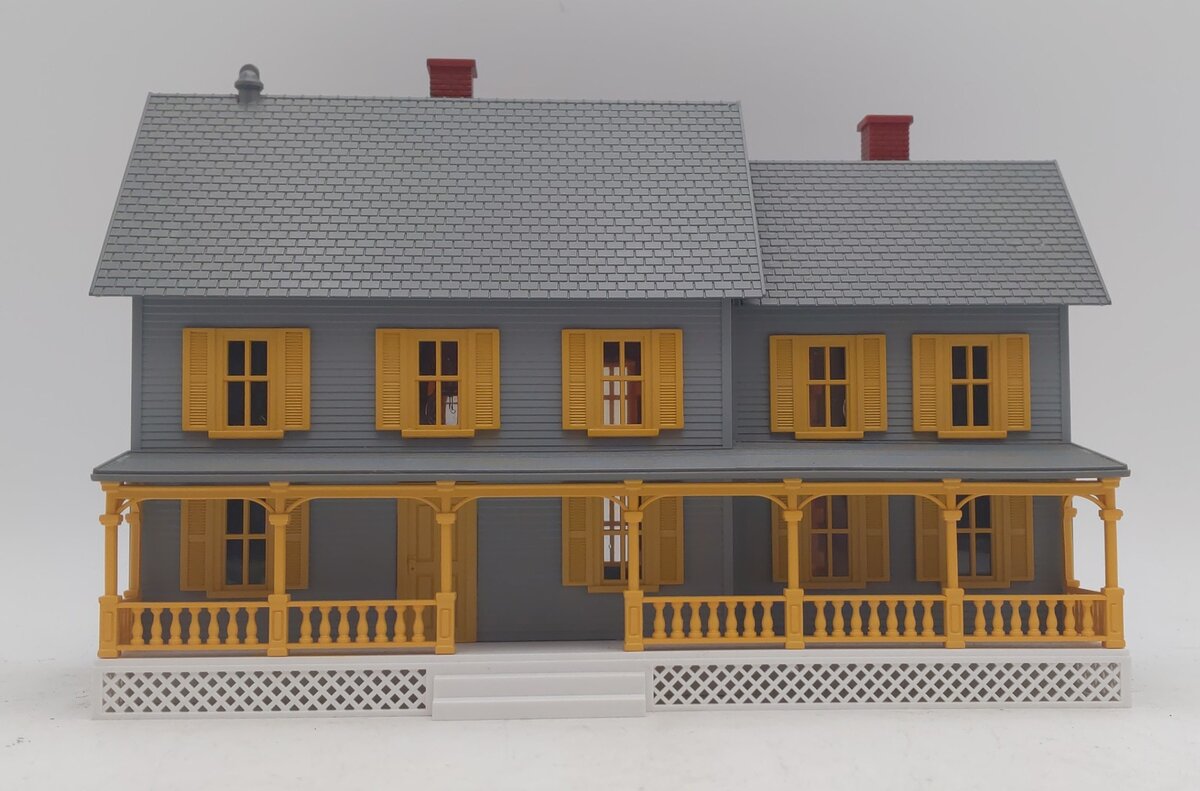 MTH 30-9001 O Scale Country House Building Gray w/ Yellow Shutters LN