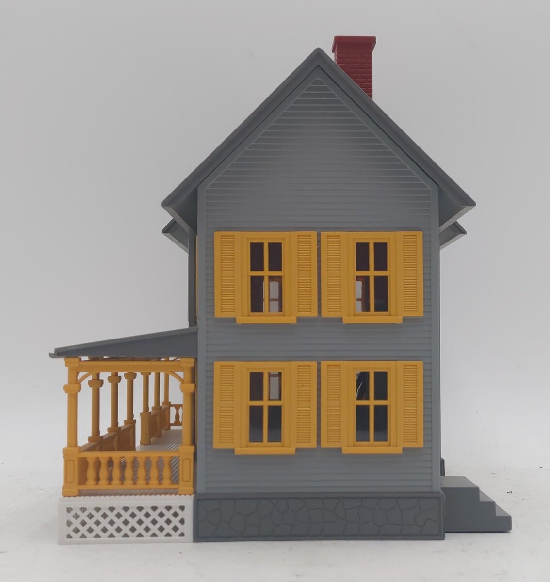 MTH 30-9001 O Scale Country House Building Gray w/ Yellow Shutters LN