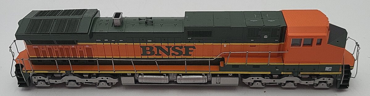 Athearn 3970 HO Scale BNSF Dash 9-44CW Non-Powered Diesel Locomotive EX/Box